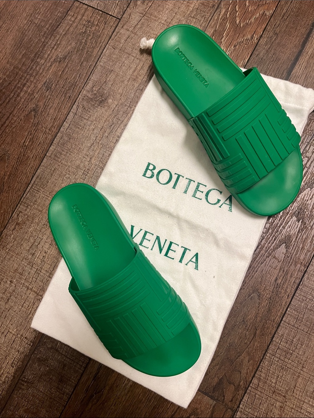 Bottega Veneta Vibrant Green Slide SandalsSize 37 Dust bags are included